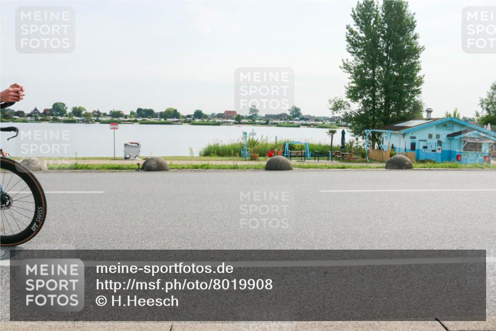 15.06.2025 - 27. Vierlanden-Triathlon H.Heesch http://msf.ph/oto/8019908 15.06.2025 09:42:16 Radfahren 50, 83, 158 meine-sportfotos.de