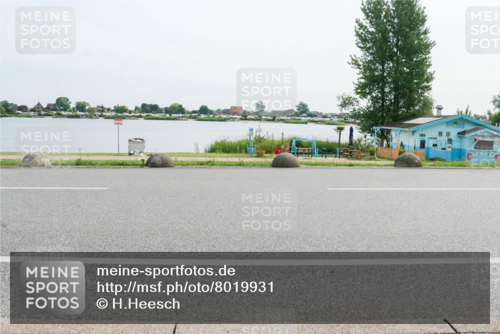 15.06.2025 - 27. Vierlanden-Triathlon H.Heesch http://msf.ph/oto/8019931 15.06.2025 10:23:19 Radfahren 60, 171, 528, 597 meine-sportfotos.de