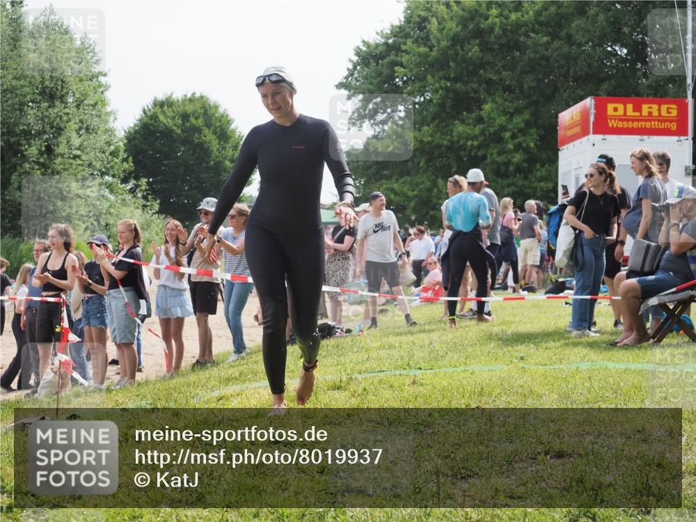 15.06.2025 - 27. Vierlanden-Triathlon KatJ http://msf.ph/oto/8019937 15.06.2025 10:19:45 Schwimmen 503, 539, 603 meine-sportfotos.de