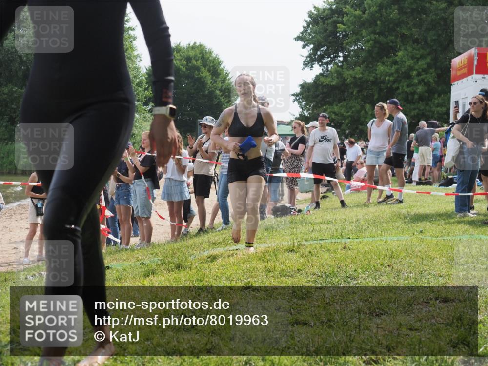 15.06.2025 - 27. Vierlanden-Triathlon KatJ http://msf.ph/oto/8019963 15.06.2025 10:19:47 Schwimmen 503, 539, 578, 603 meine-sportfotos.de