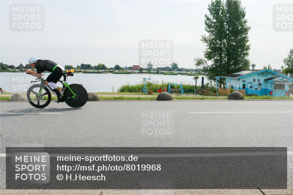 15.06.2025 - 27. Vierlanden-Triathlon H.Heesch http://msf.ph/oto/8019968 15.06.2025 09:42:40 Radfahren 6, 46, 186 meine-sportfotos.de