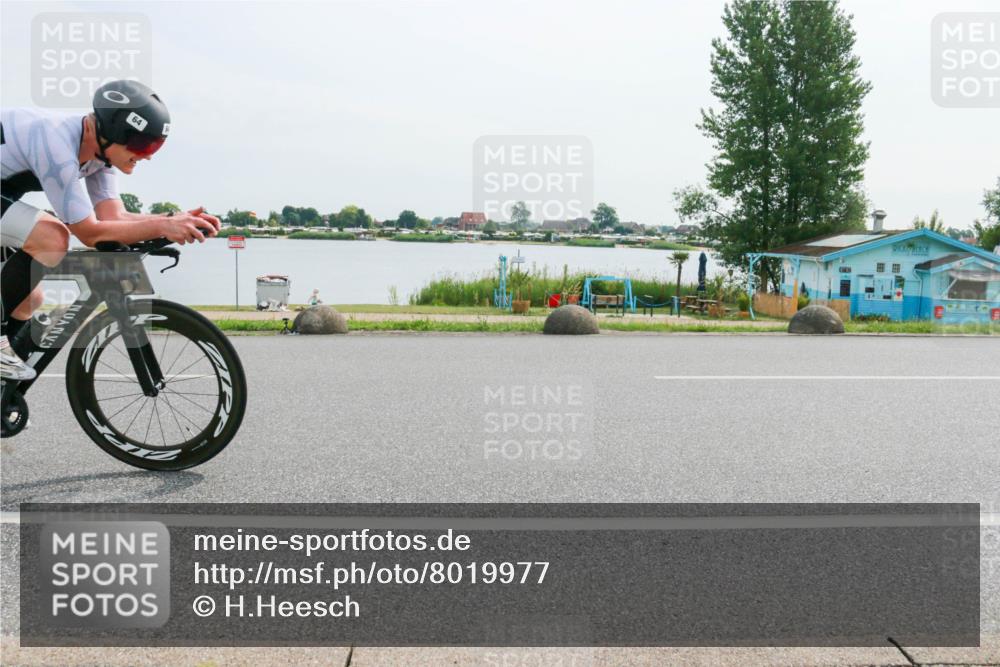 15.06.2025 - 27. Vierlanden-Triathlon H.Heesch http://msf.ph/oto/8019977 15.06.2025 10:23:26 Radfahren 60, 64, 507, 608 meine-sportfotos.de