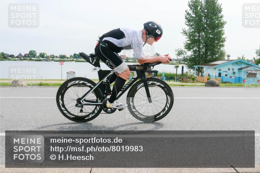 15.06.2025 - 27. Vierlanden-Triathlon H.Heesch http://msf.ph/oto/8019983 15.06.2025 10:23:26 Radfahren 60, 64, 507, 608 meine-sportfotos.de