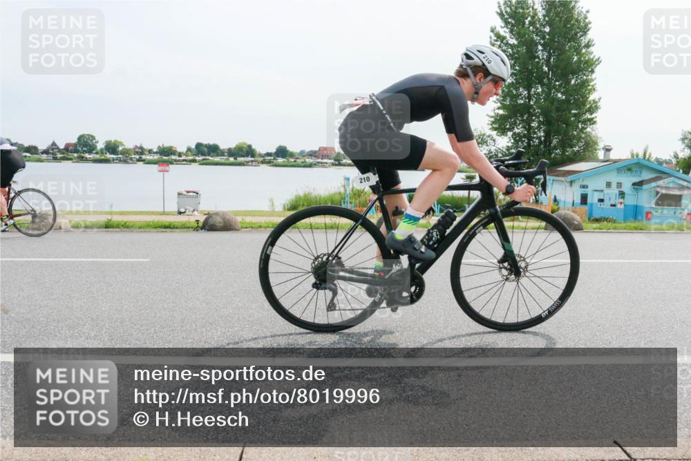 15.06.2025 - 27. Vierlanden-Triathlon H.Heesch http://msf.ph/oto/8019996 15.06.2025 10:23:49 Radfahren 163, 210, 247, 508, 521, 590, 611 meine-sportfotos.de