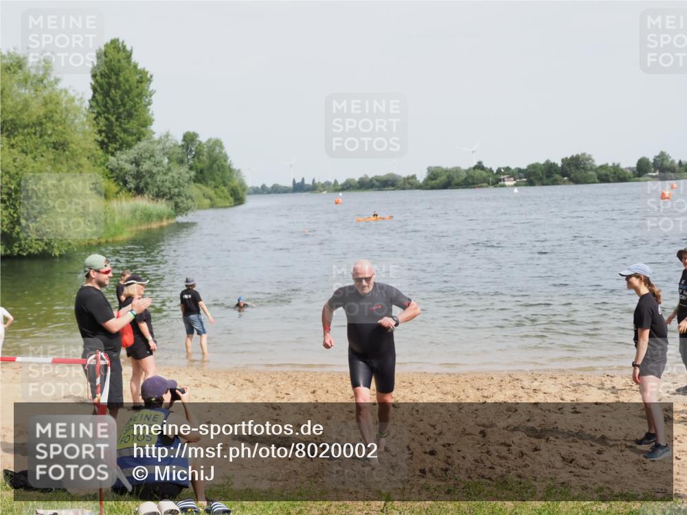 21.06.2025 - 27. Vierlanden-Triathlon MichiJ http://msf.ph/oto/8020002 15.06.2026 10:20:12 Schwimmen 616 meine-sportfotos.de