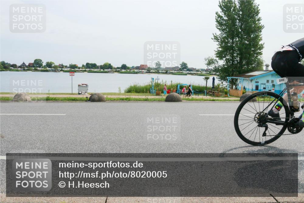 15.06.2025 - 27. Vierlanden-Triathlon H.Heesch http://msf.ph/oto/8020005 15.06.2025 10:23:49 Radfahren 163, 210, 247, 508, 521, 590, 611 meine-sportfotos.de