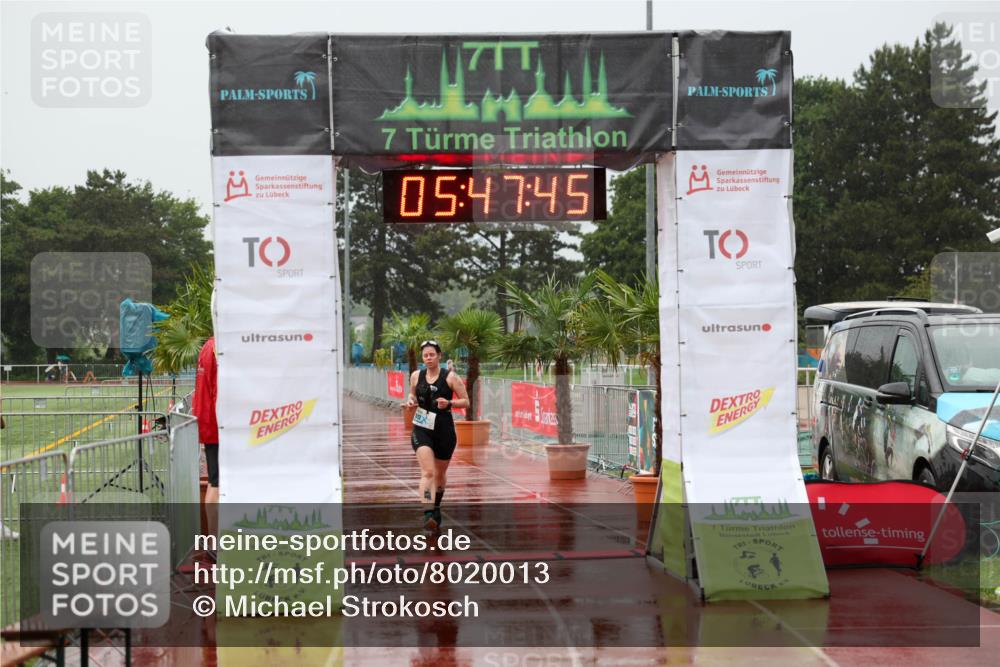 15.06.2025 - 7 Türme Triathlon Michael Strokosch http://msf.ph/oto/8020013 15.06.2025 15:47:45 Ziel 512 meine-sportfotos.de