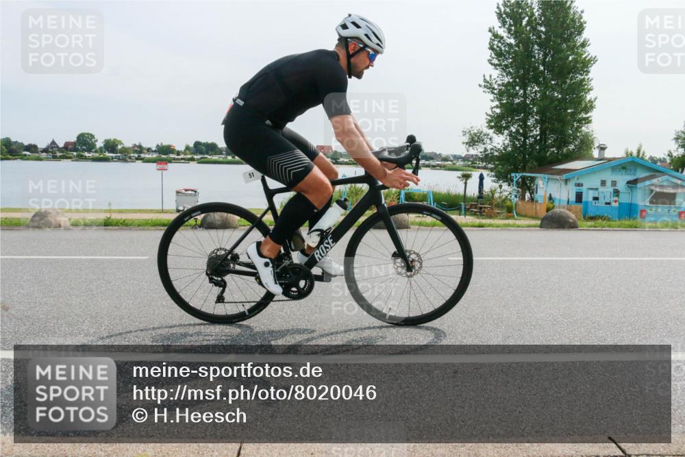 15.06.2025 - 27. Vierlanden-Triathlon H.Heesch http://msf.ph/oto/8020046 15.06.2025 10:24:39 Radfahren 30, 51, 606 meine-sportfotos.de