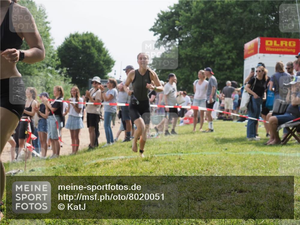 15.06.2025 - 27. Vierlanden-Triathlon KatJ http://msf.ph/oto/8020051 15.06.2025 10:19:50 Schwimmen 500, 503, 539, 569, 578, 603 meine-sportfotos.de