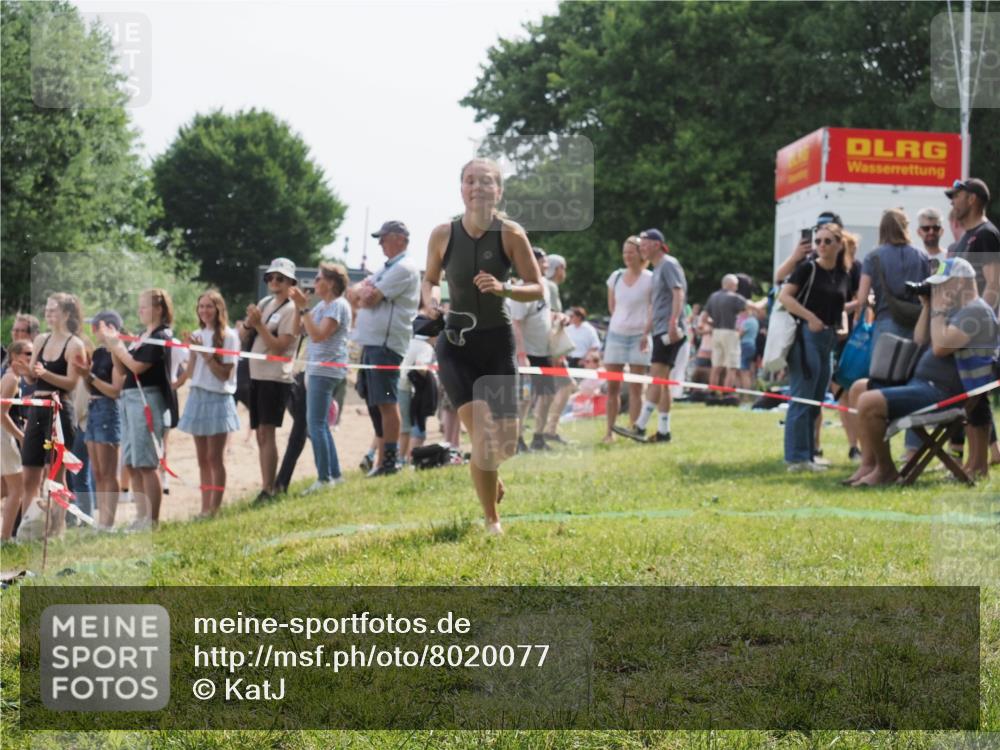 15.06.2025 - 27. Vierlanden-Triathlon KatJ http://msf.ph/oto/8020077 15.06.2025 10:19:50 Schwimmen 500, 503, 539, 569, 578, 603 meine-sportfotos.de