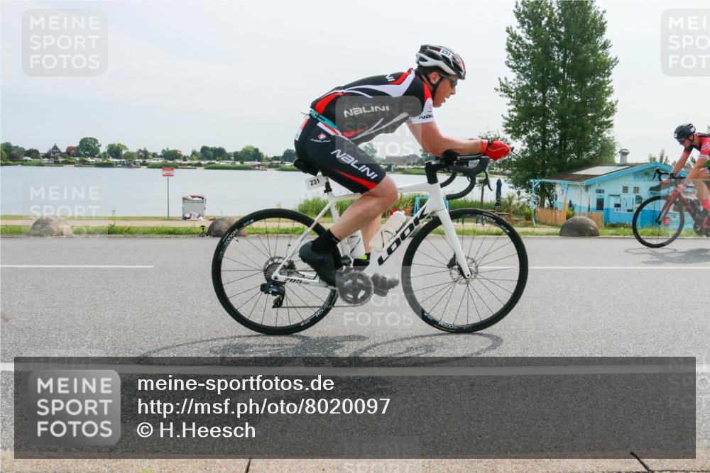 15.06.2025 - 27. Vierlanden-Triathlon H.Heesch http://msf.ph/oto/8020097 15.06.2025 10:24:55 Radfahren 231, 494, 523 meine-sportfotos.de
