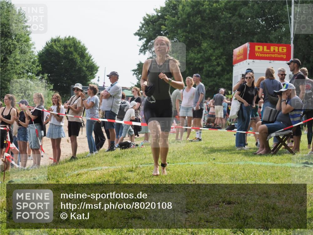 15.06.2025 - 27. Vierlanden-Triathlon KatJ http://msf.ph/oto/8020108 15.06.2025 10:19:50 Schwimmen 500, 503, 539, 569, 578, 603 meine-sportfotos.de