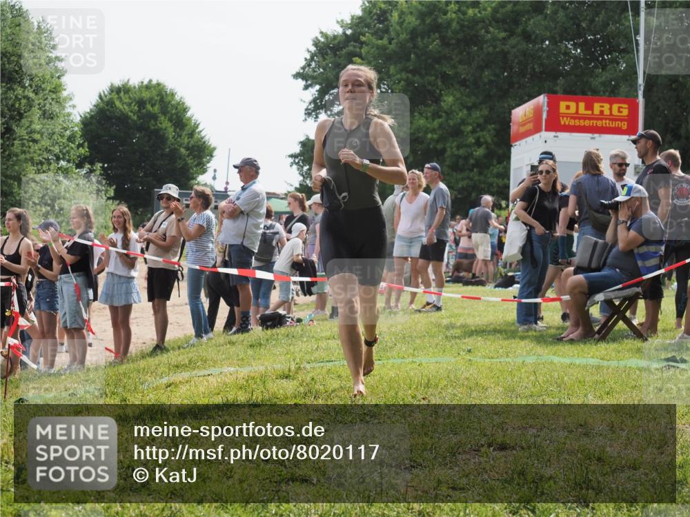 15.06.2025 - 27. Vierlanden-Triathlon KatJ http://msf.ph/oto/8020117 15.06.2025 10:19:50 Schwimmen 500, 503, 539, 569, 578, 603 meine-sportfotos.de