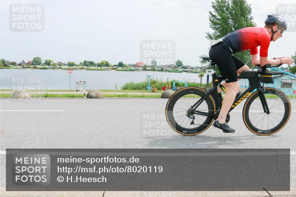 21.06.2025 - 27. Vierlanden-Triathlon H.Heesch http://msf.ph/oto/8020119 15.06.2025 12:04:03 Radfahren 735, 764, 775, 798, 858, 956 meine-sportfotos.de