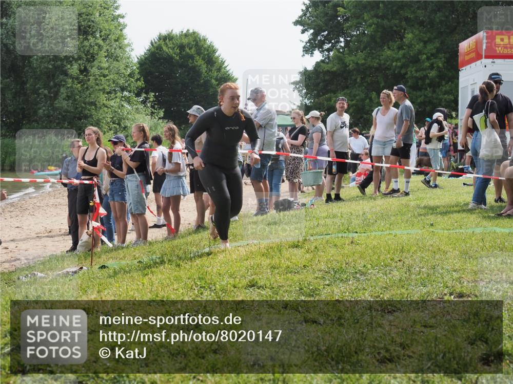 15.06.2025 - 27. Vierlanden-Triathlon KatJ http://msf.ph/oto/8020147 15.06.2025 10:19:54 Schwimmen 500, 503, 539, 569, 578 meine-sportfotos.de