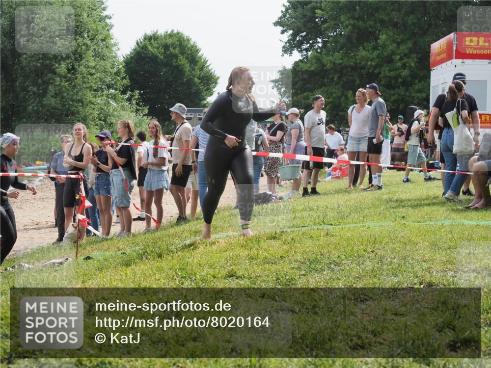 15.06.2025 - 27. Vierlanden-Triathlon KatJ http://msf.ph/oto/8020164 15.06.2025 10:19:54 Schwimmen 500, 503, 539, 569, 578 meine-sportfotos.de