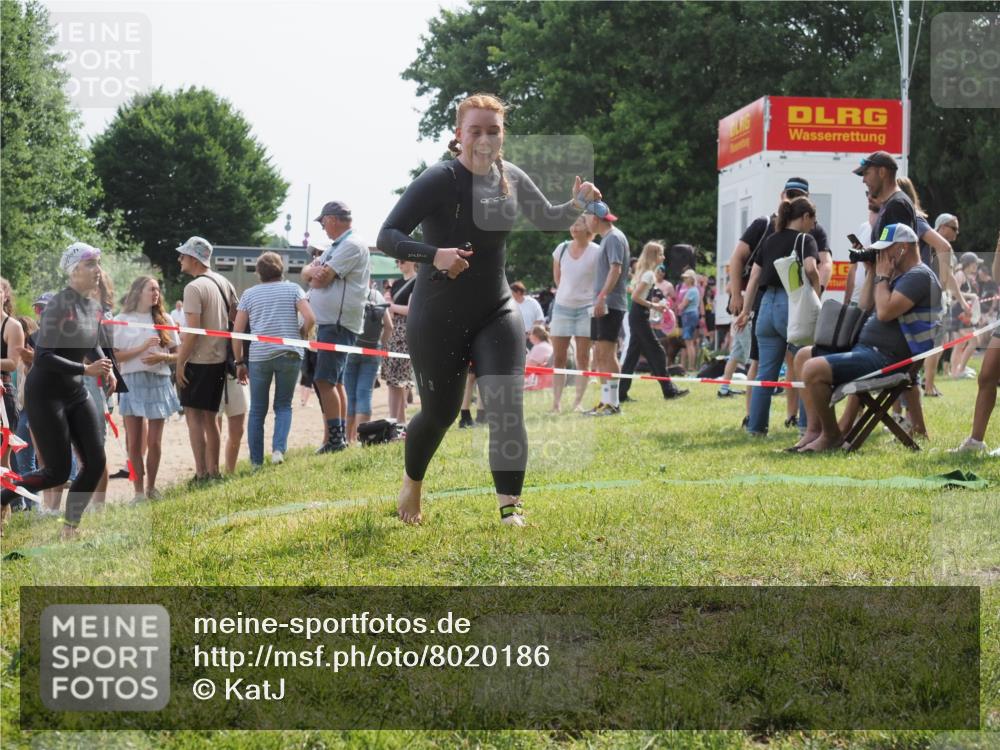 15.06.2025 - 27. Vierlanden-Triathlon KatJ http://msf.ph/oto/8020186 15.06.2025 10:19:55 Schwimmen 500, 503, 539, 569, 578 meine-sportfotos.de