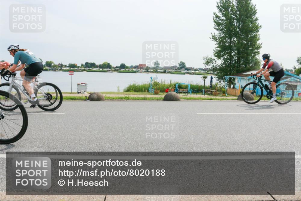 15.06.2025 - 27. Vierlanden-Triathlon H.Heesch http://msf.ph/oto/8020188 15.06.2025 10:25:49 Radfahren 214, 477, 621, 626, 634 meine-sportfotos.de