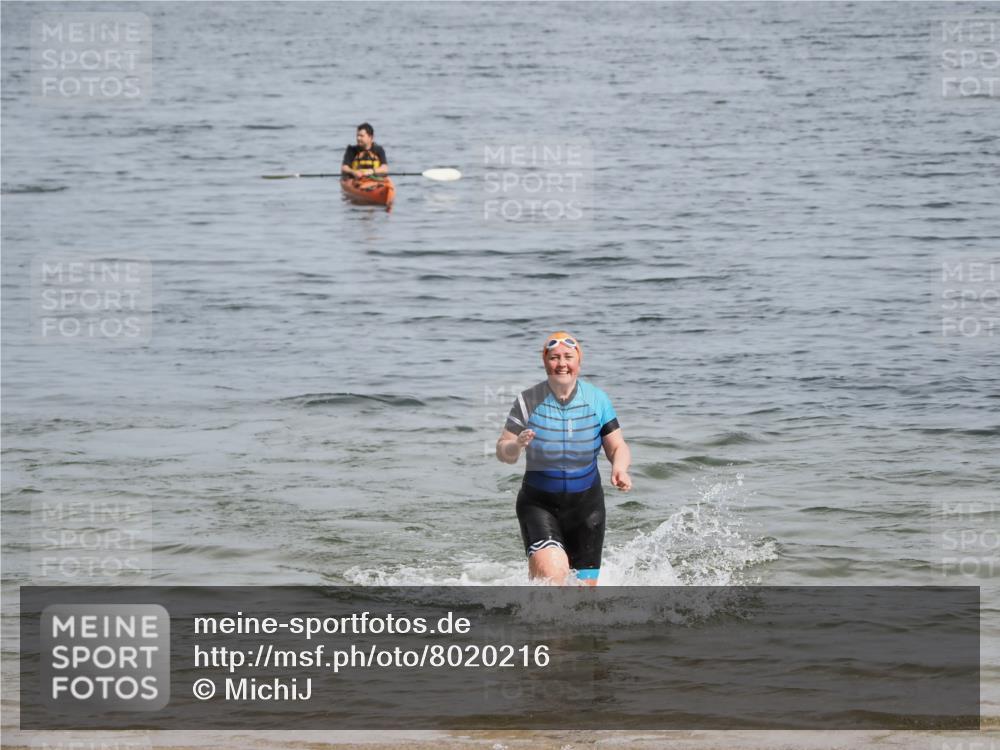 21.06.2025 - 27. Vierlanden-Triathlon MichiJ http://msf.ph/oto/8020216 15.06.2026 10:21:54 Schwimmen 538 meine-sportfotos.de