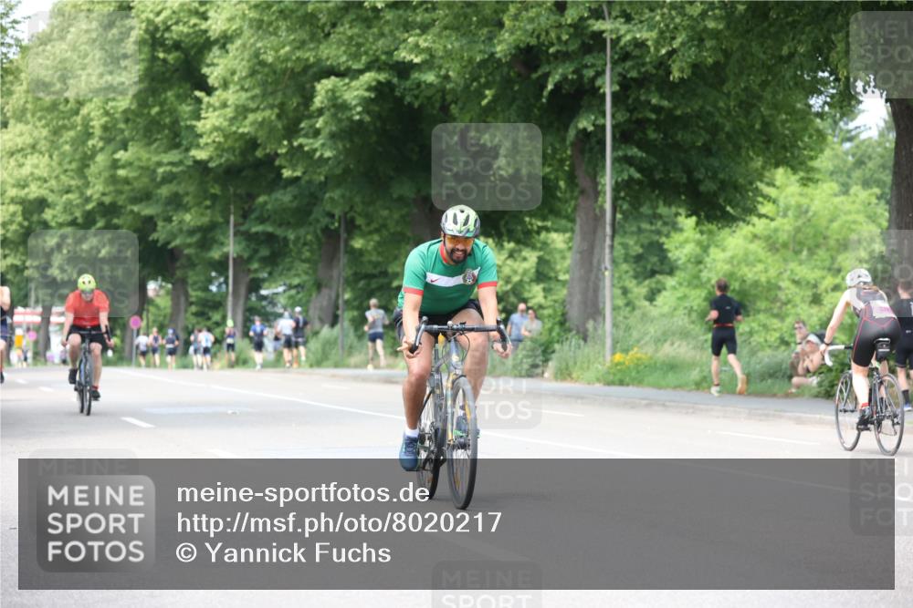 15.06.2025 - 7 Türme Triathlon Yannick Fuchs http://msf.ph/oto/8020217 15.06.2025 13:32:32 Radfahren 367, 515, 727 meine-sportfotos.de