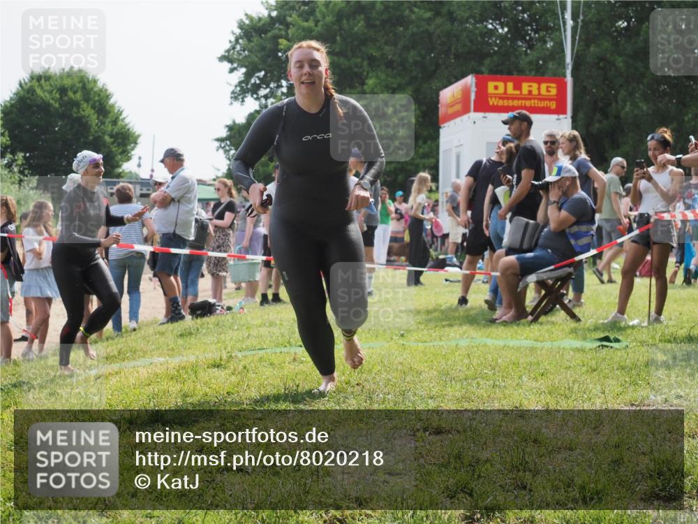 15.06.2025 - 27. Vierlanden-Triathlon KatJ http://msf.ph/oto/8020218 15.06.2025 10:19:55 Schwimmen 500, 503, 539, 569, 578 meine-sportfotos.de