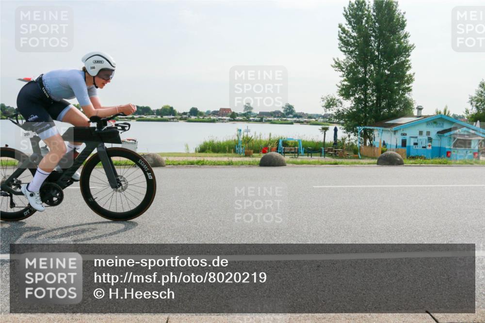 15.06.2025 - 27. Vierlanden-Triathlon H.Heesch http://msf.ph/oto/8020219 15.06.2025 09:44:23 Radfahren 113, 200 meine-sportfotos.de