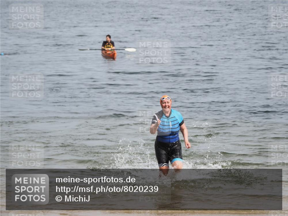21.06.2025 - 27. Vierlanden-Triathlon MichiJ http://msf.ph/oto/8020239 15.06.2026 10:21:54 Schwimmen 538 meine-sportfotos.de