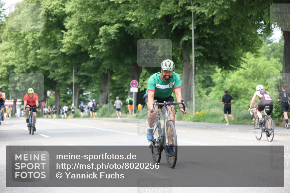 15.06.2025 - 7 Türme Triathlon Yannick Fuchs http://msf.ph/oto/8020256 15.06.2025 13:32:32 Radfahren 367, 515, 727 meine-sportfotos.de