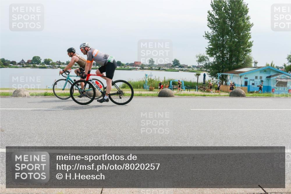 15.06.2025 - 27. Vierlanden-Triathlon H.Heesch http://msf.ph/oto/8020257 15.06.2025 11:16:08 Radfahren 102, 208, 801, 819, 860 meine-sportfotos.de