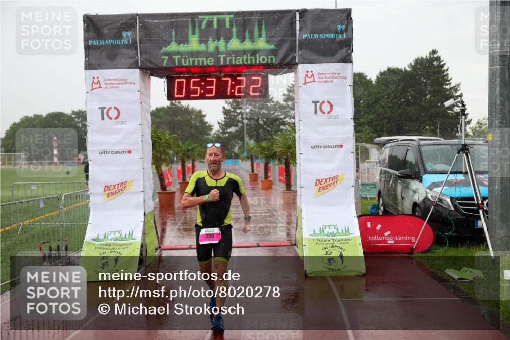 15.06.2025 - 7 Türme Triathlon Michael Strokosch http://msf.ph/oto/8020278 15.06.2025 15:37:22 Ziel  meine-sportfotos.de