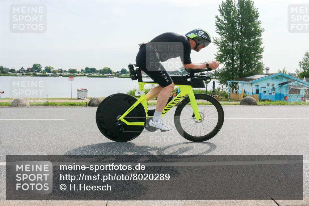15.06.2025 - 27. Vierlanden-Triathlon H.Heesch http://msf.ph/oto/8020289 15.06.2025 09:45:00 Radfahren 86 meine-sportfotos.de
