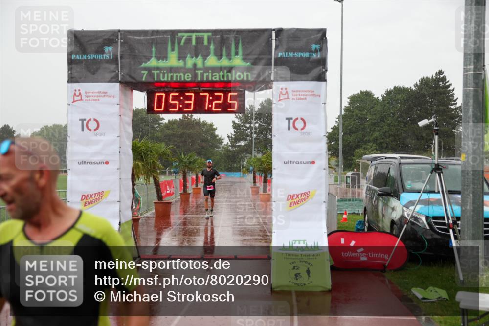 15.06.2025 - 7 Türme Triathlon Michael Strokosch http://msf.ph/oto/8020290 15.06.2025 15:37:25 Ziel 262 meine-sportfotos.de