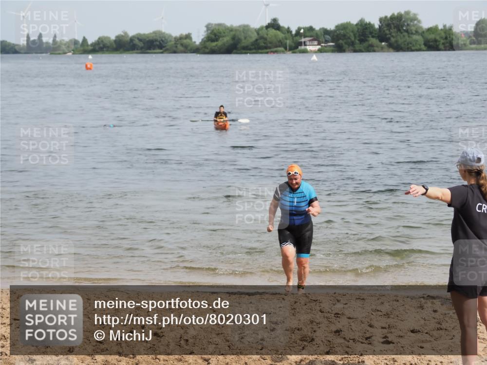 21.06.2025 - 27. Vierlanden-Triathlon MichiJ http://msf.ph/oto/8020301 15.06.2026 10:21:56 Schwimmen 538 meine-sportfotos.de