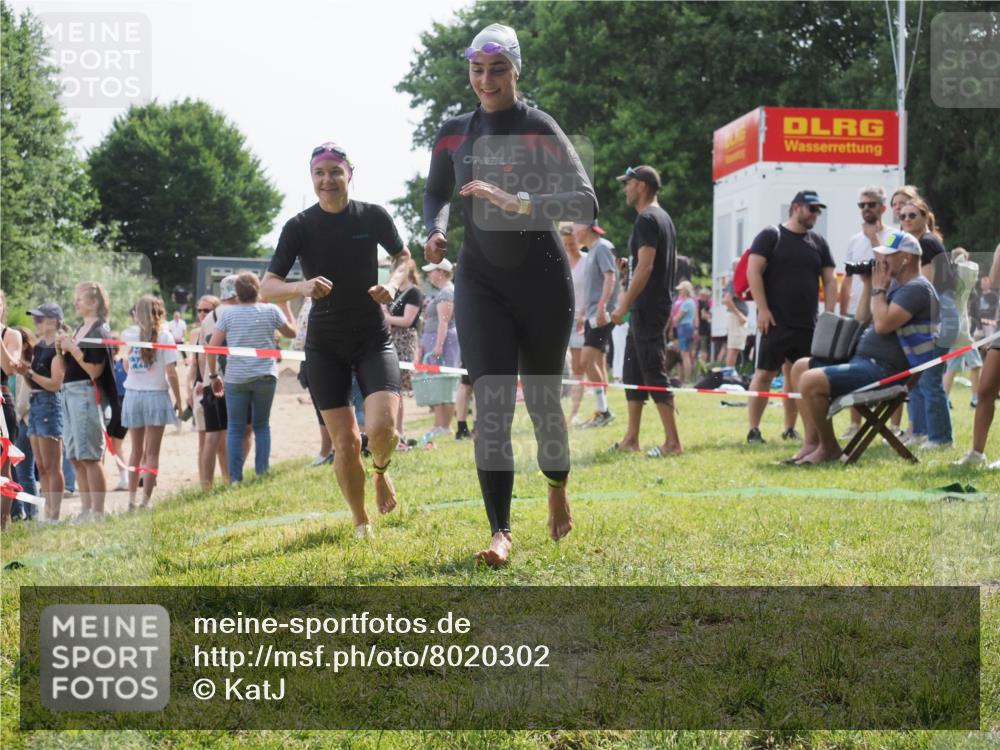 15.06.2025 - 27. Vierlanden-Triathlon KatJ http://msf.ph/oto/8020302 15.06.2025 10:19:57 Schwimmen 500, 503, 539, 553, 569, 578 meine-sportfotos.de
