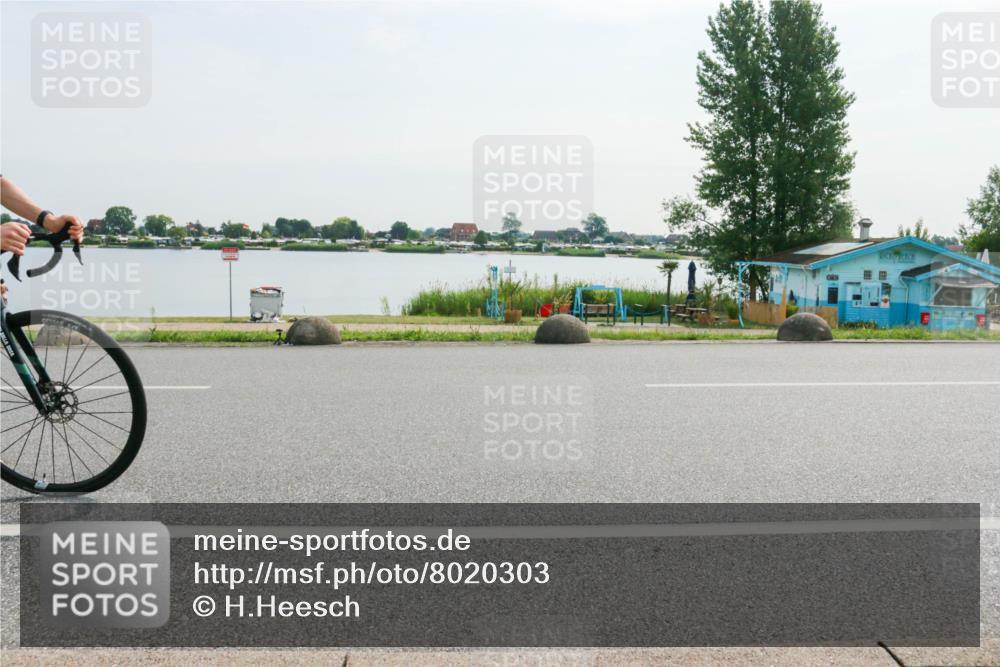 15.06.2025 - 27. Vierlanden-Triathlon H.Heesch http://msf.ph/oto/8020303 15.06.2025 09:45:08 Radfahren 20, 37 meine-sportfotos.de