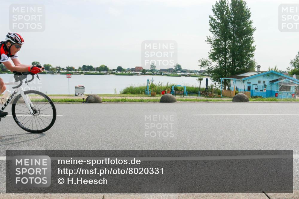 15.06.2025 - 27. Vierlanden-Triathlon H.Heesch http://msf.ph/oto/8020331 15.06.2025 09:45:39 Radfahren 231 meine-sportfotos.de