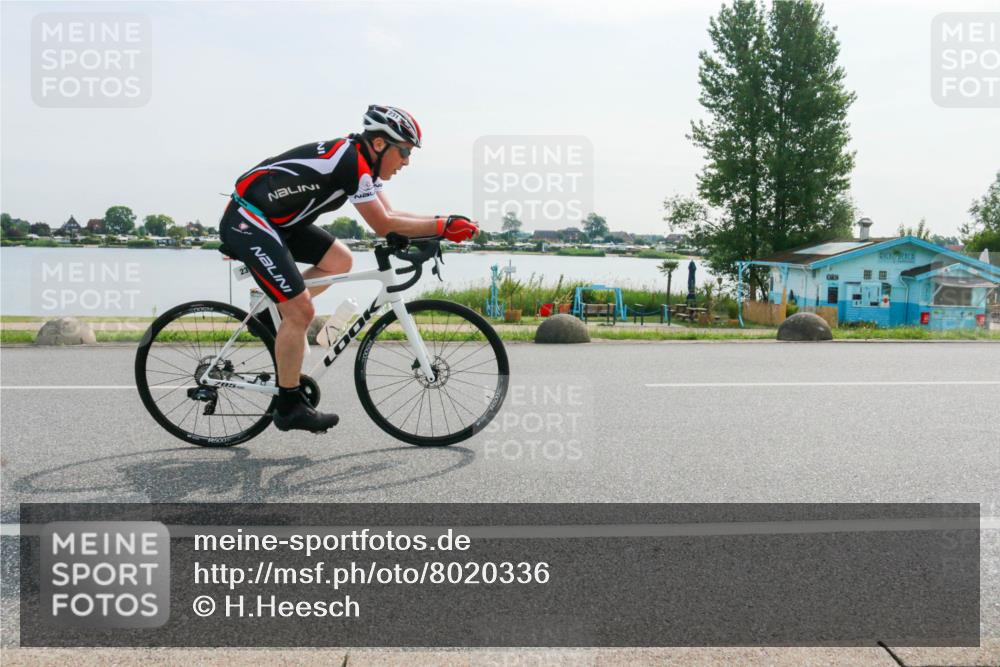 15.06.2025 - 27. Vierlanden-Triathlon H.Heesch http://msf.ph/oto/8020336 15.06.2025 09:45:39 Radfahren 231 meine-sportfotos.de