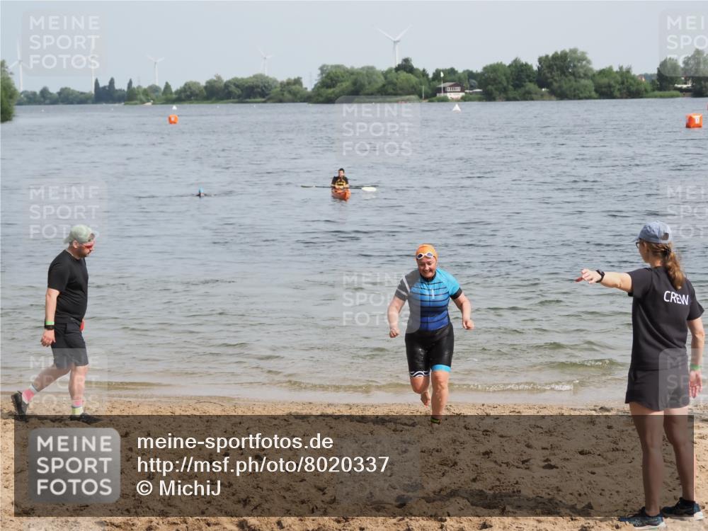 21.06.2025 - 27. Vierlanden-Triathlon MichiJ http://msf.ph/oto/8020337 15.06.2026 10:21:57 Schwimmen 538 meine-sportfotos.de