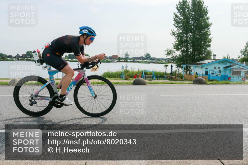 15.06.2025 - 27. Vierlanden-Triathlon H.Heesch http://msf.ph/oto/8020343 15.06.2025 09:45:44 Radfahren 214 meine-sportfotos.de