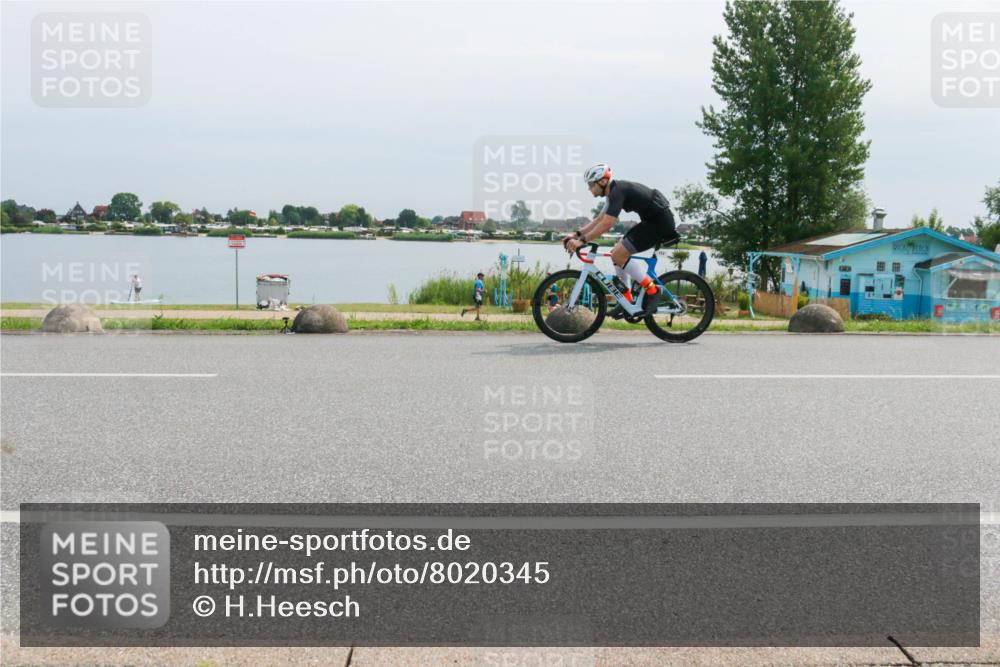 15.06.2025 - 27. Vierlanden-Triathlon H.Heesch http://msf.ph/oto/8020345 15.06.2025 11:16:24 Radfahren 603, 717, 794 meine-sportfotos.de