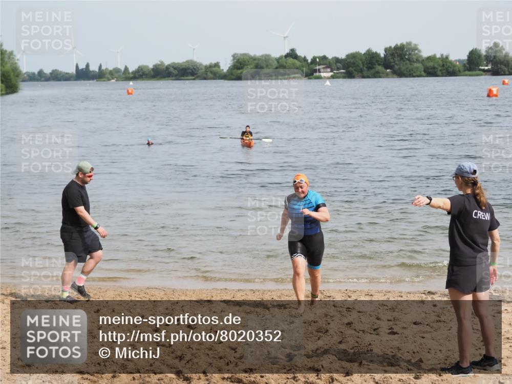 21.06.2025 - 27. Vierlanden-Triathlon MichiJ http://msf.ph/oto/8020352 15.06.2026 10:21:57 Schwimmen 538 meine-sportfotos.de