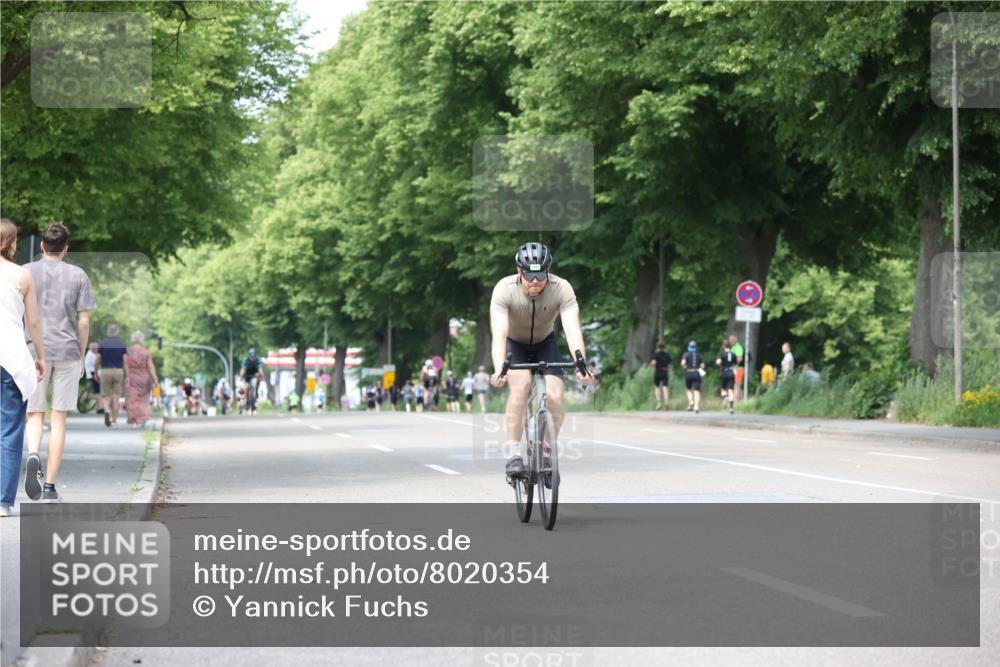 15.06.2025 - 7 Türme Triathlon Yannick Fuchs http://msf.ph/oto/8020354 15.06.2025 13:32:44 Radfahren 398, 585, 644, 1066 meine-sportfotos.de