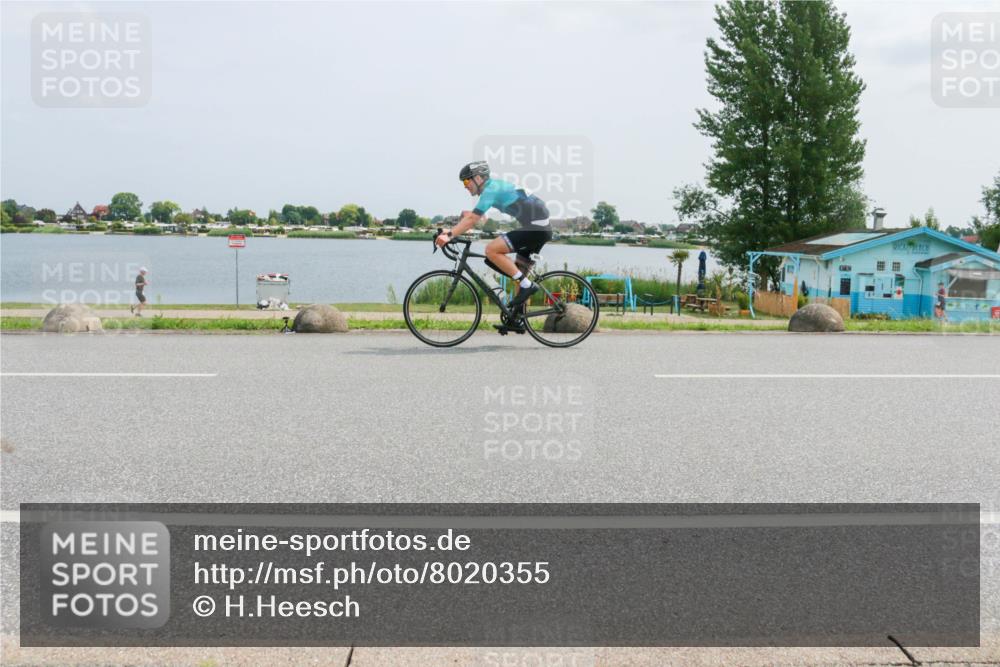 21.06.2025 - 27. Vierlanden-Triathlon H.Heesch http://msf.ph/oto/8020355 15.06.2025 12:04:05 Radfahren 653, 735, 764, 775, 858, 956 meine-sportfotos.de