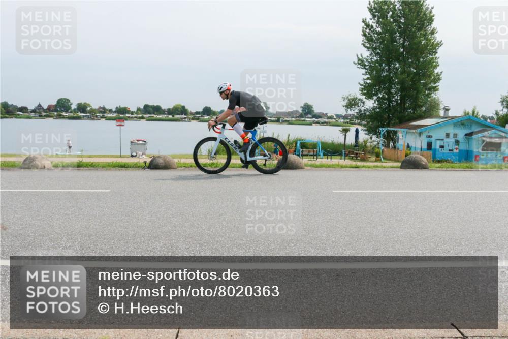15.06.2025 - 27. Vierlanden-Triathlon H.Heesch http://msf.ph/oto/8020363 15.06.2025 11:16:25 Radfahren 603, 717, 794 meine-sportfotos.de