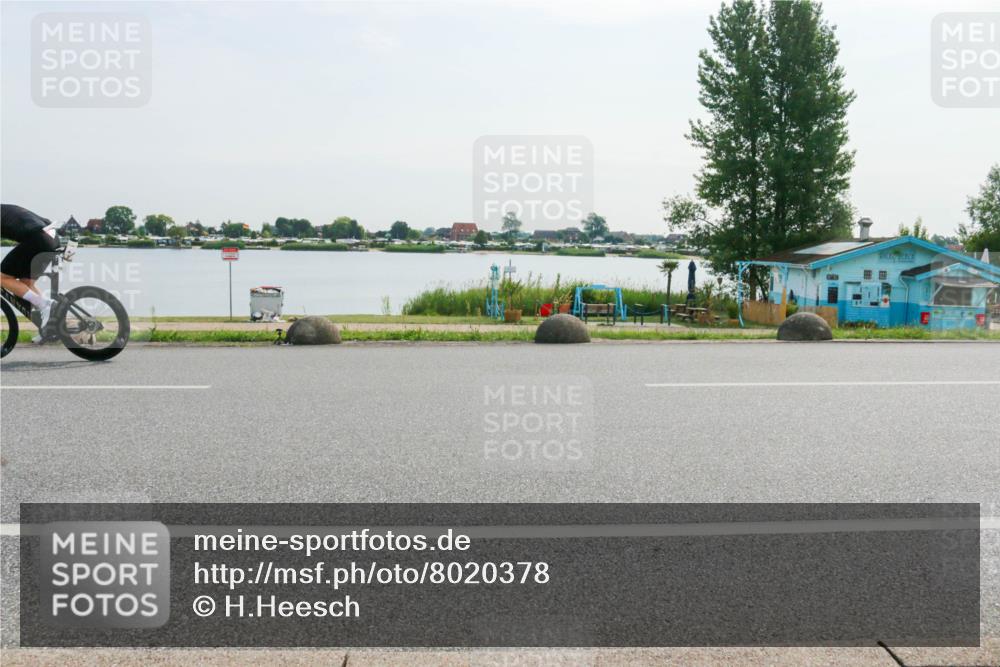 15.06.2025 - 27. Vierlanden-Triathlon H.Heesch http://msf.ph/oto/8020378 15.06.2025 09:45:56 Radfahren 19, 78, 108 meine-sportfotos.de