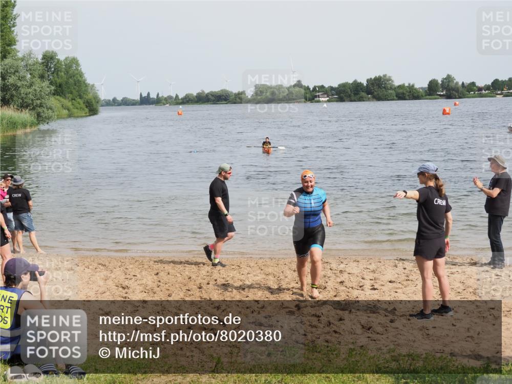 21.06.2025 - 27. Vierlanden-Triathlon MichiJ http://msf.ph/oto/8020380 15.06.2026 10:21:58 Schwimmen 538 meine-sportfotos.de