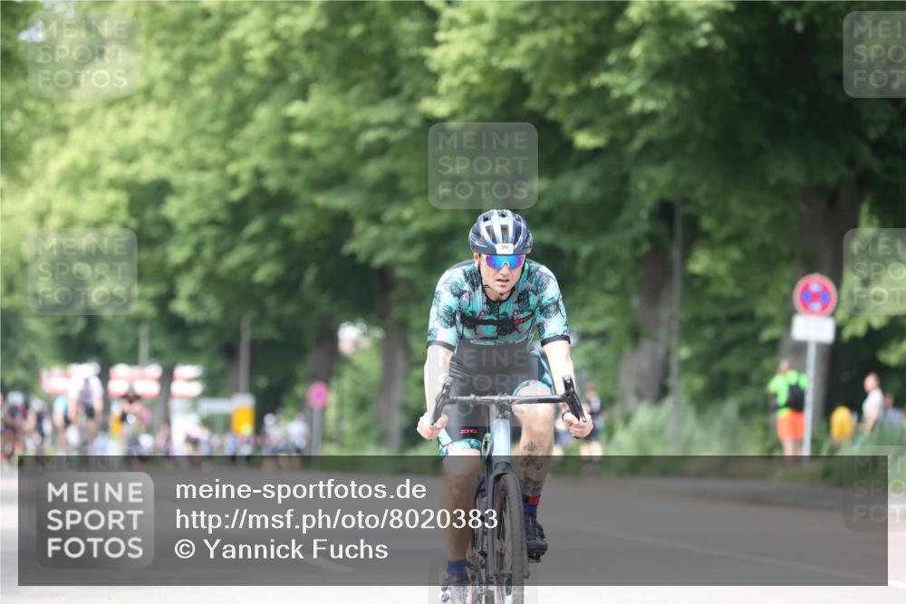 15.06.2025 - 7 Türme Triathlon Yannick Fuchs http://msf.ph/oto/8020383 15.06.2025 13:32:49 Radfahren 398 meine-sportfotos.de