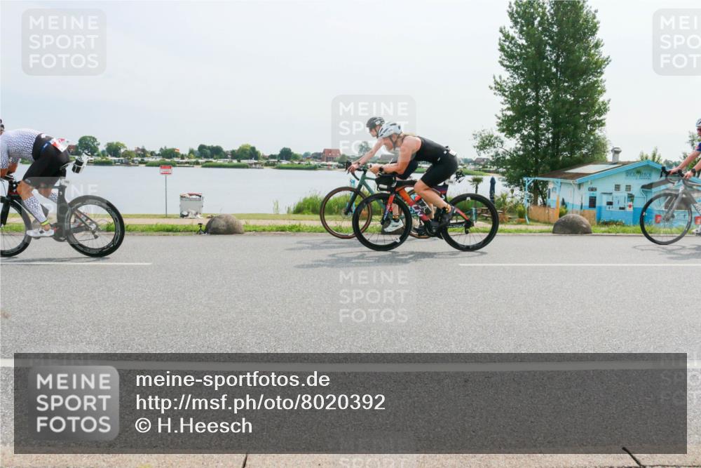 15.06.2025 - 27. Vierlanden-Triathlon H.Heesch http://msf.ph/oto/8020392 15.06.2025 10:26:07 Radfahren 129, 182, 212, 246, 489, 501, 566, 577, 595, 633 meine-sportfotos.de