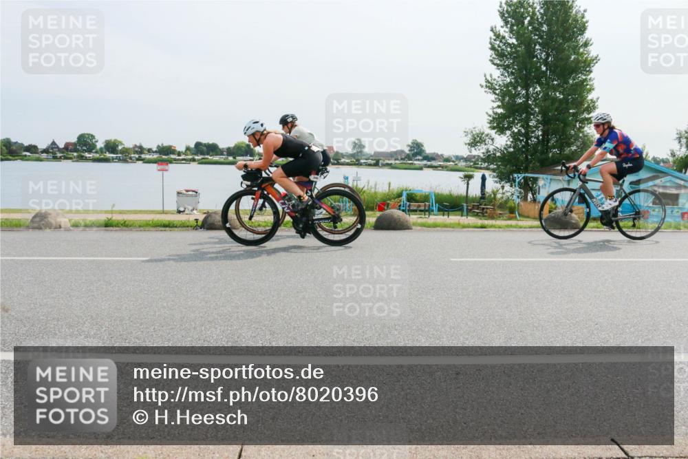 15.06.2025 - 27. Vierlanden-Triathlon H.Heesch http://msf.ph/oto/8020396 15.06.2025 10:26:08 Radfahren 129, 182, 212, 246, 489, 501, 566, 577, 595, 633 meine-sportfotos.de