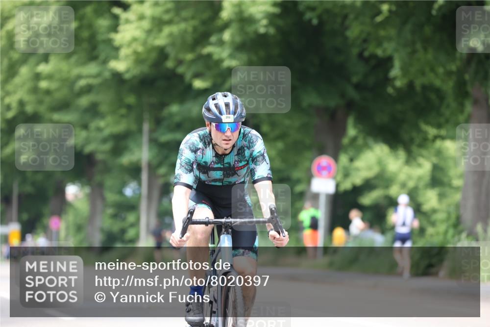 15.06.2025 - 7 Türme Triathlon Yannick Fuchs http://msf.ph/oto/8020397 15.06.2025 13:32:50 Radfahren 398, 1069, 1102 meine-sportfotos.de